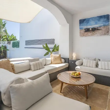 The Cozy By The Sea